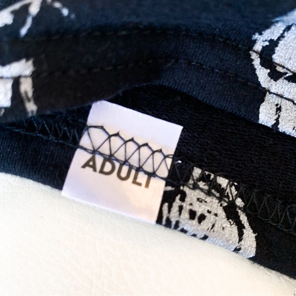 Portage & Main 🇨🇦 • Beanie - Picture 3 of 3